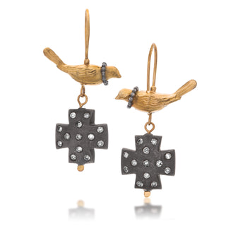 Bird and diamond earrings in 18 k gold