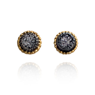 Round gold plated earrings with black color crystals
