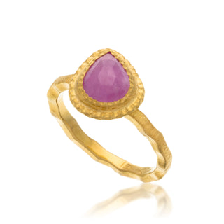 Pink Sapphire, set in 18kt gold yellow ring