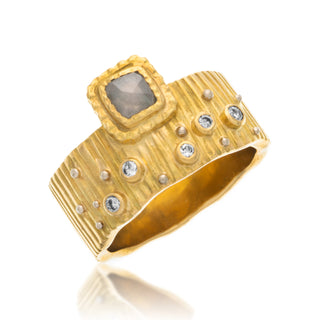 Square Gray Diamond on 18kt Gold Wide Line Band