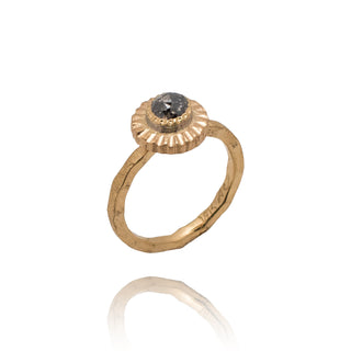 18k yellow gold ring with Grey diamond