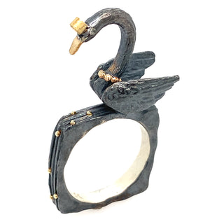 Black swan ring